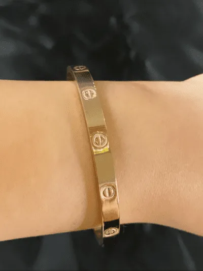 Rose gold bangle 