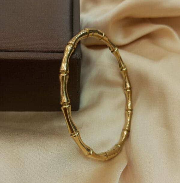 Trendy gold bangle