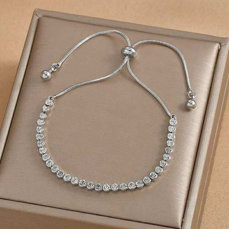 Round Tennis bracelet