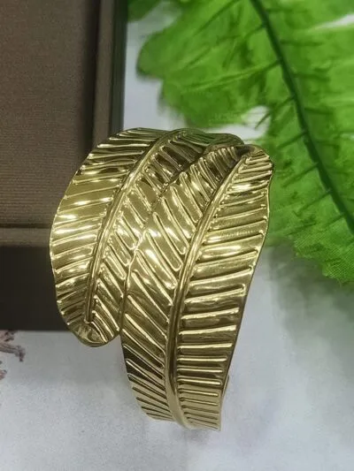 Trendy Leaf gold bangle