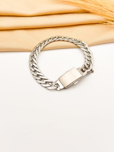Silver trendy bracelet