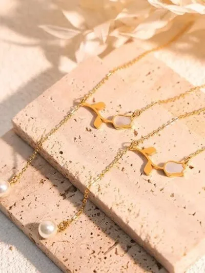 Pearl flower gold plated necklace