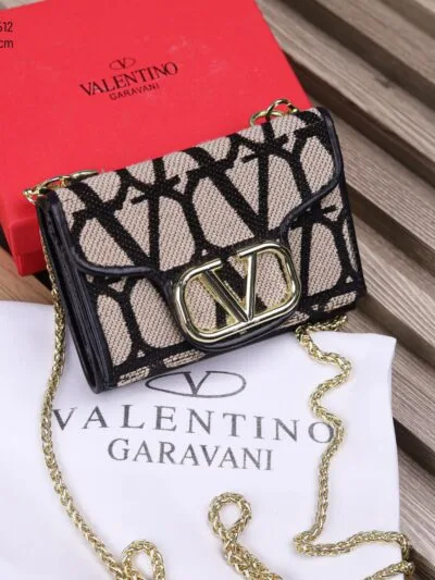 The V Edit  BAG