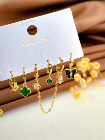 Set of  gold plated  earrings vert