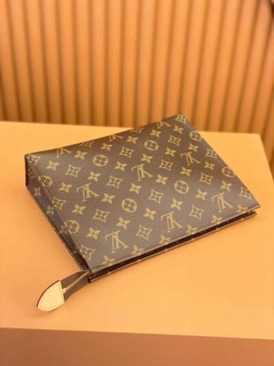 Cramel clutch bag size 20 * 26