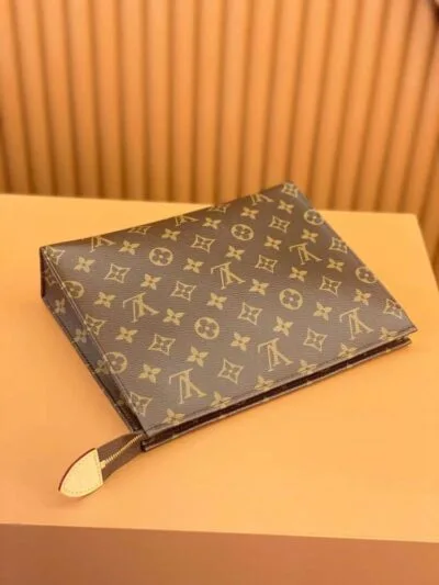 Cramel clutch bag size 20 * 26