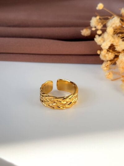 Glowy gold plated ring