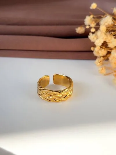 Glowy gold plated ring