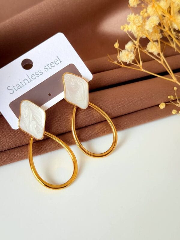 Oval  gold plated  earrings 