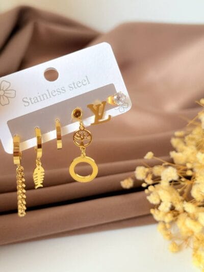 LV Set of  gold plated  earrings 