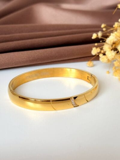 Classic gold plated bangle