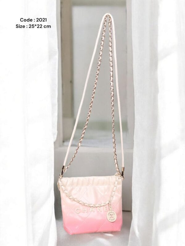 Voya bag size 22*25 - Image 2