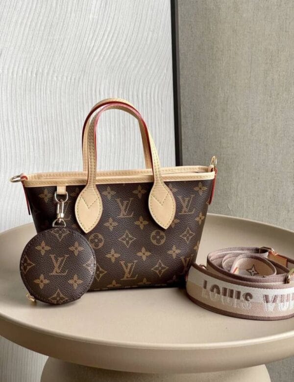 Trendy bag size 22*15