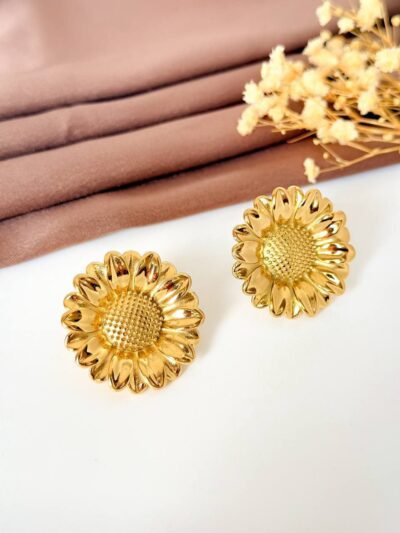 Daisy gold plated  earrings