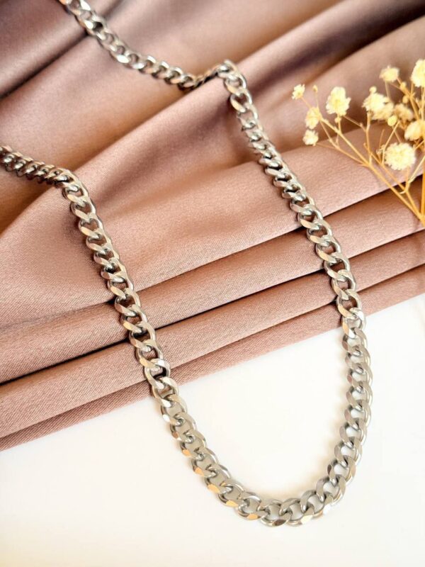 Silver plated necklace 