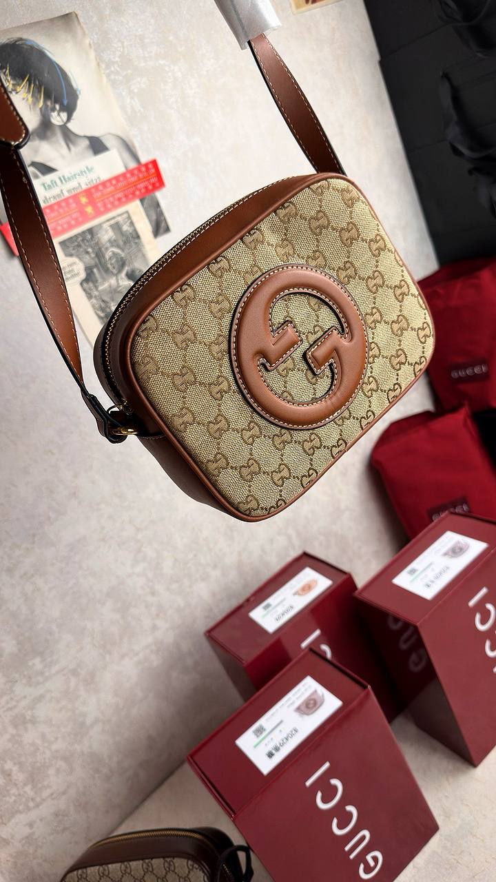 Glamy Bag   size 21 * 15