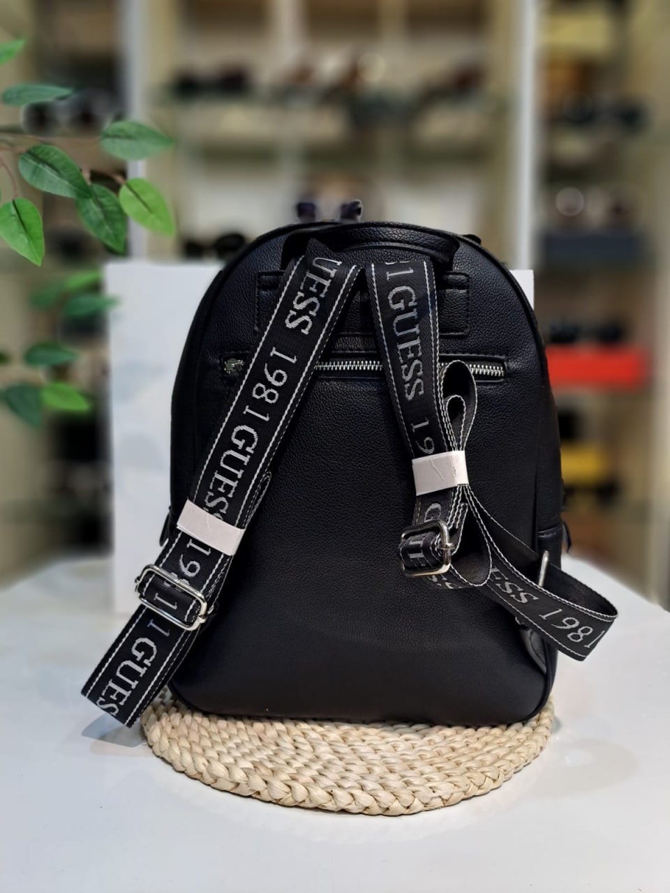 G black backpack - Image 2