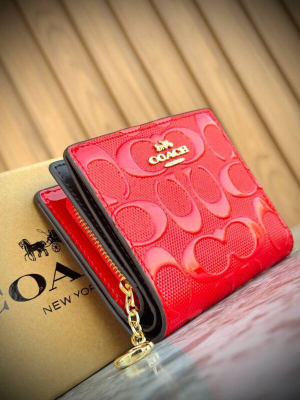 Buzzy red Wallet