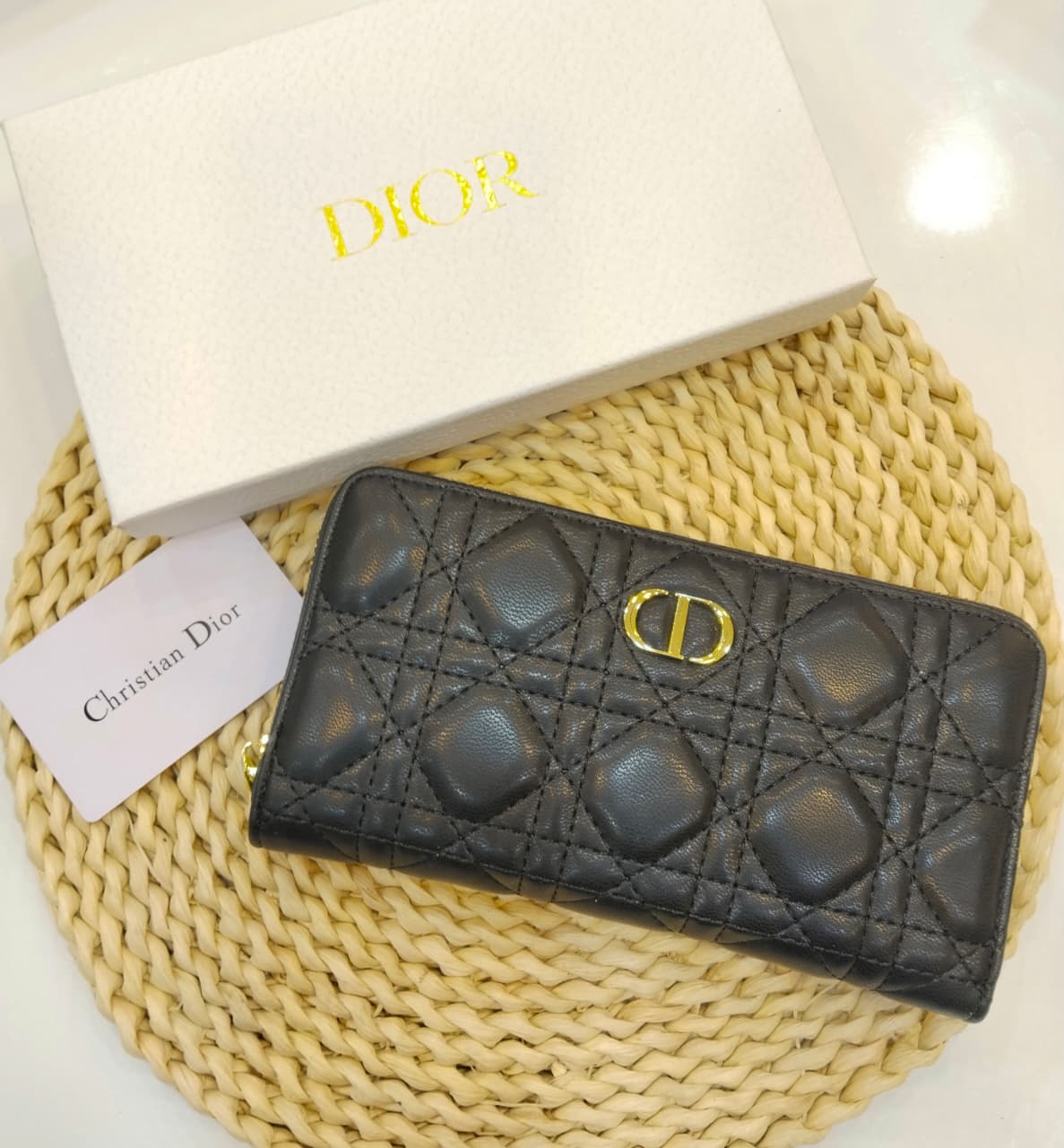D  black wallet