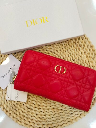 D  Red wallet