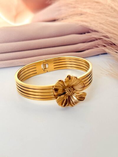 Flower Gold plated bangle