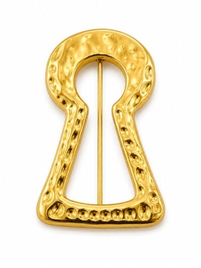 Keyhole broosh