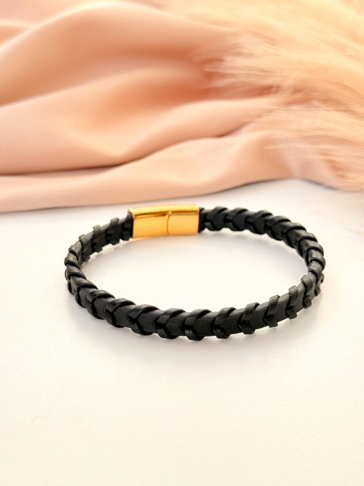 Gold zig-zag Bracelet