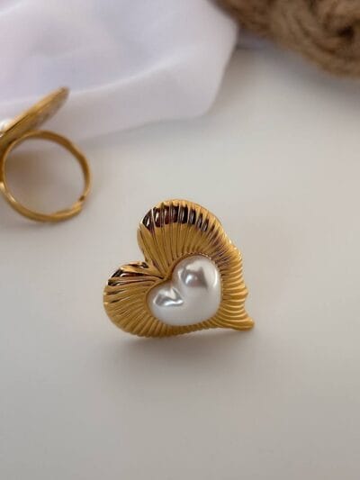 White heart  gold plated ring