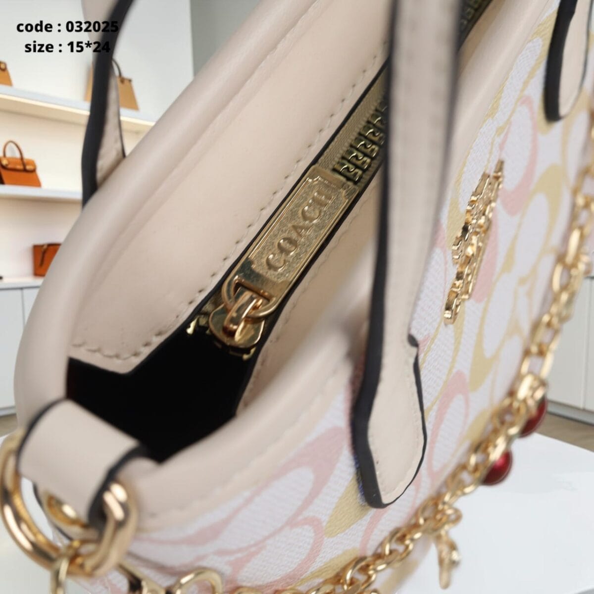 Nora Shoulder Bag 15*24 - Image 4