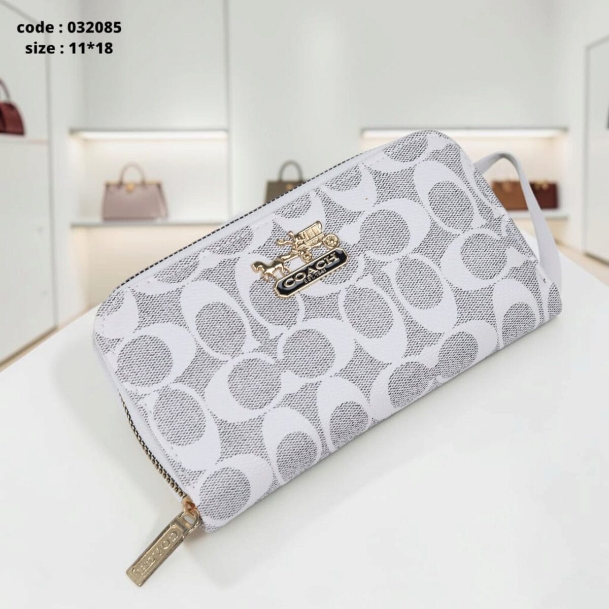 Nina White wallet